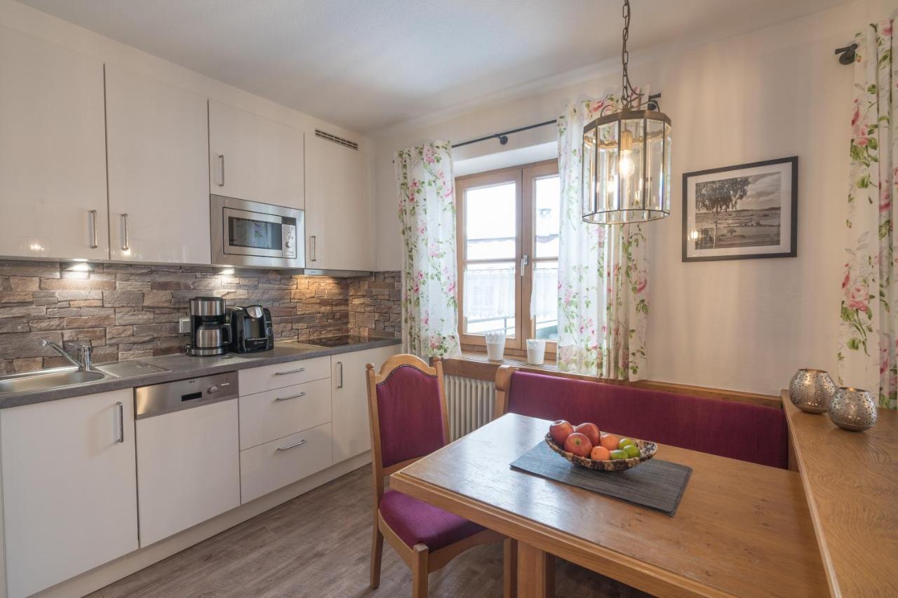 Ferienwohnungen Alpentraum - Landhaus Im Oberen Markt Oberstdorf Exterior foto