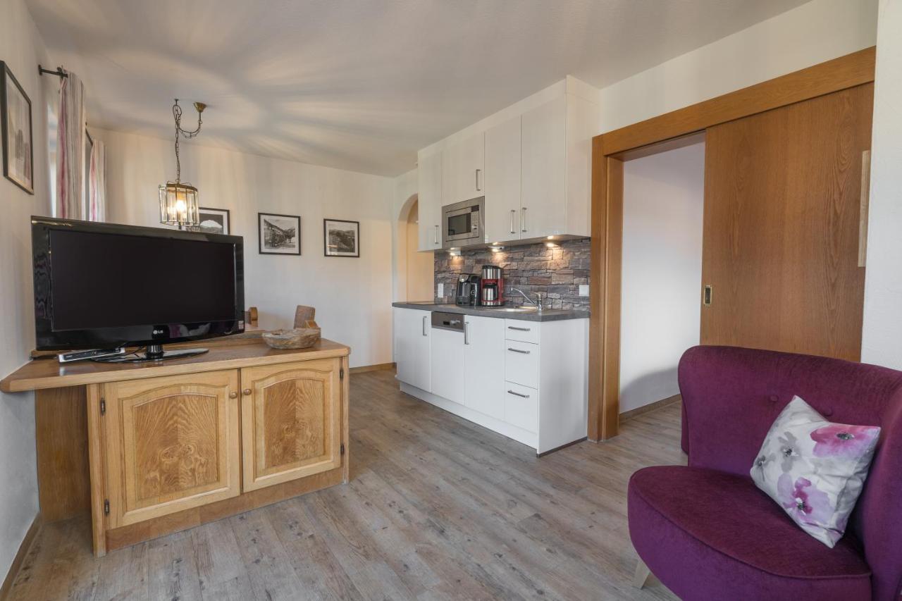 Ferienwohnungen Alpentraum - Landhaus Im Oberen Markt Oberstdorf Exterior foto