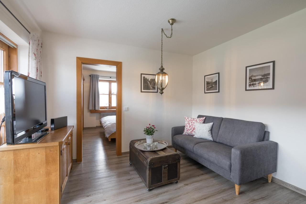 Ferienwohnungen Alpentraum - Landhaus Im Oberen Markt Oberstdorf Exterior foto